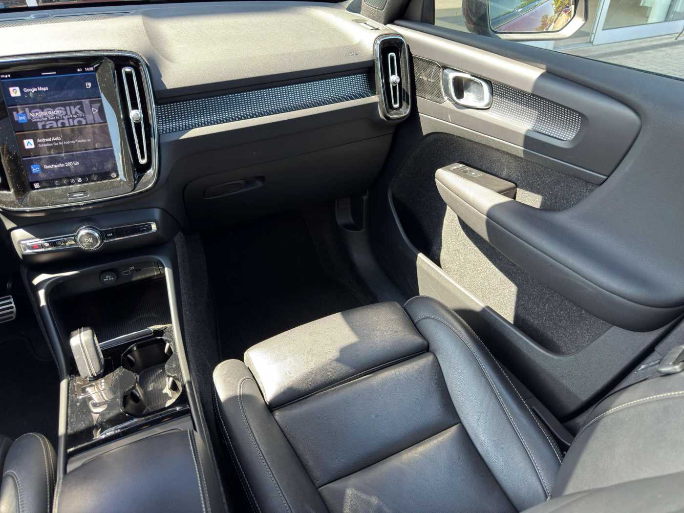 Volvo  P8 R-Design Recharge Pure Electric AWD