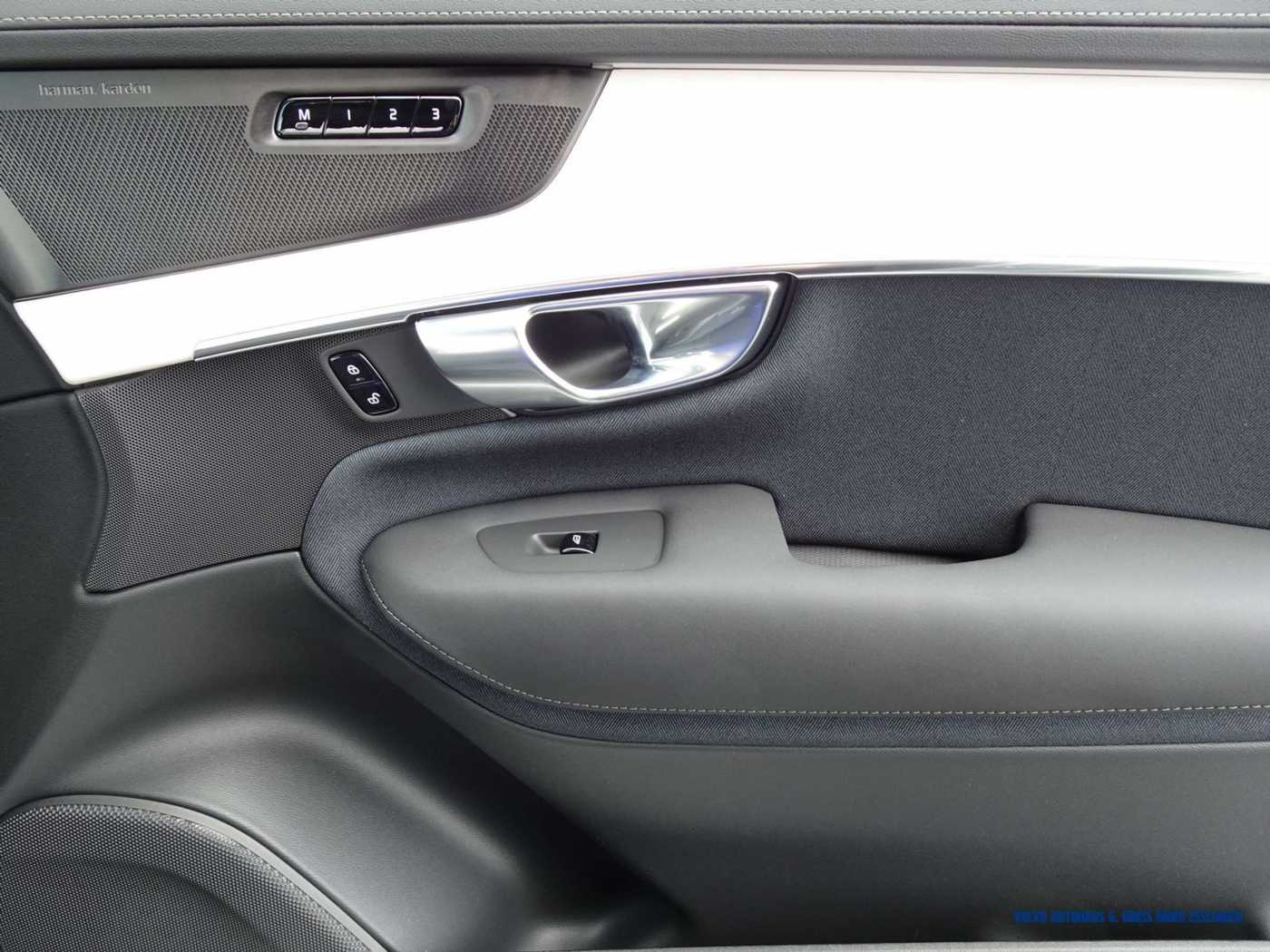 Volvo  T8 AWD Ultra Dark 7-Sitzer
