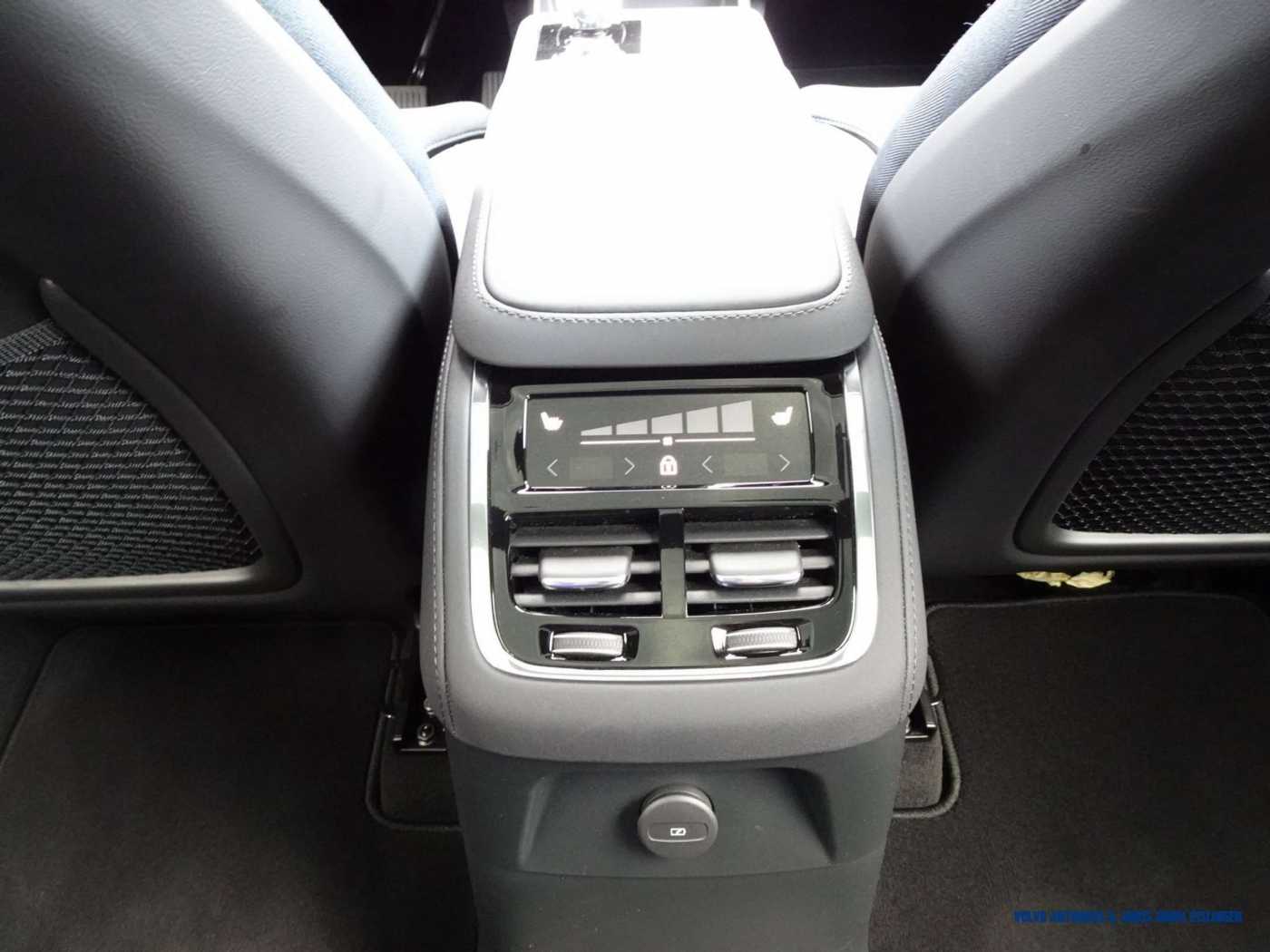 Volvo  T8 AWD Ultra Dark 7-Sitzer