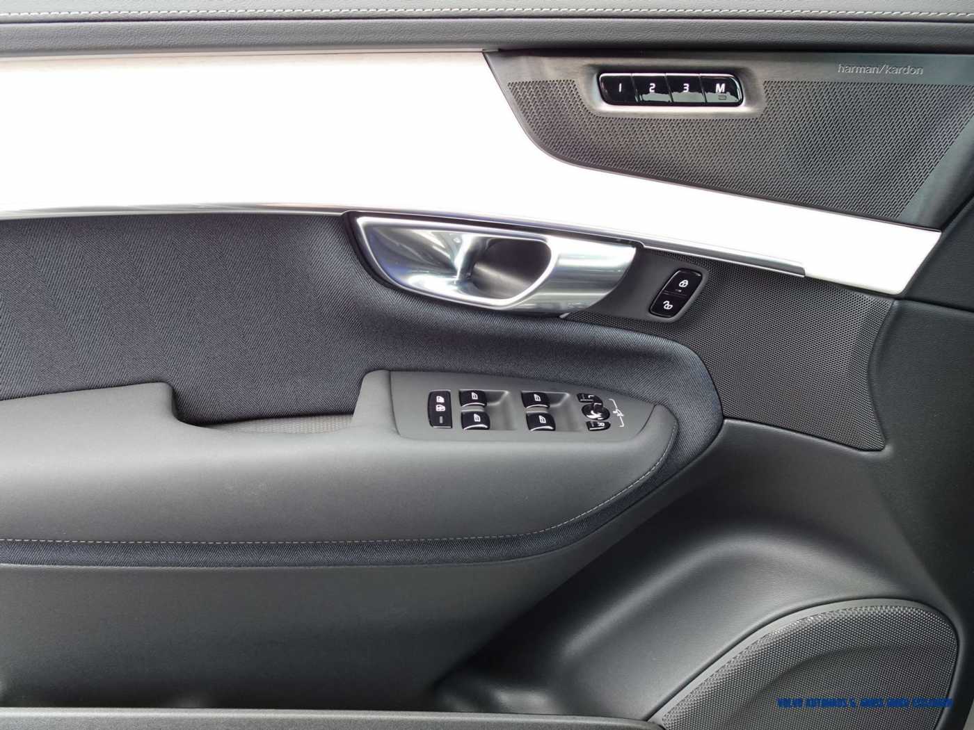 Volvo  T8 AWD Ultra Dark 7-Sitzer