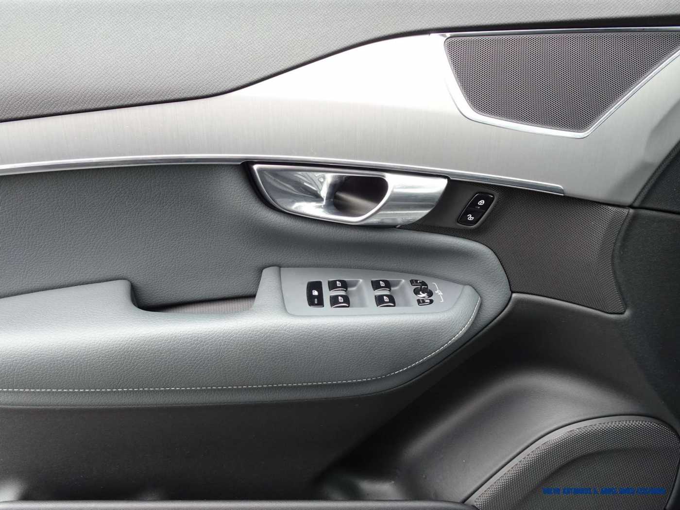 Volvo  T8 AWD Recharge Geartronic R-Design Expression