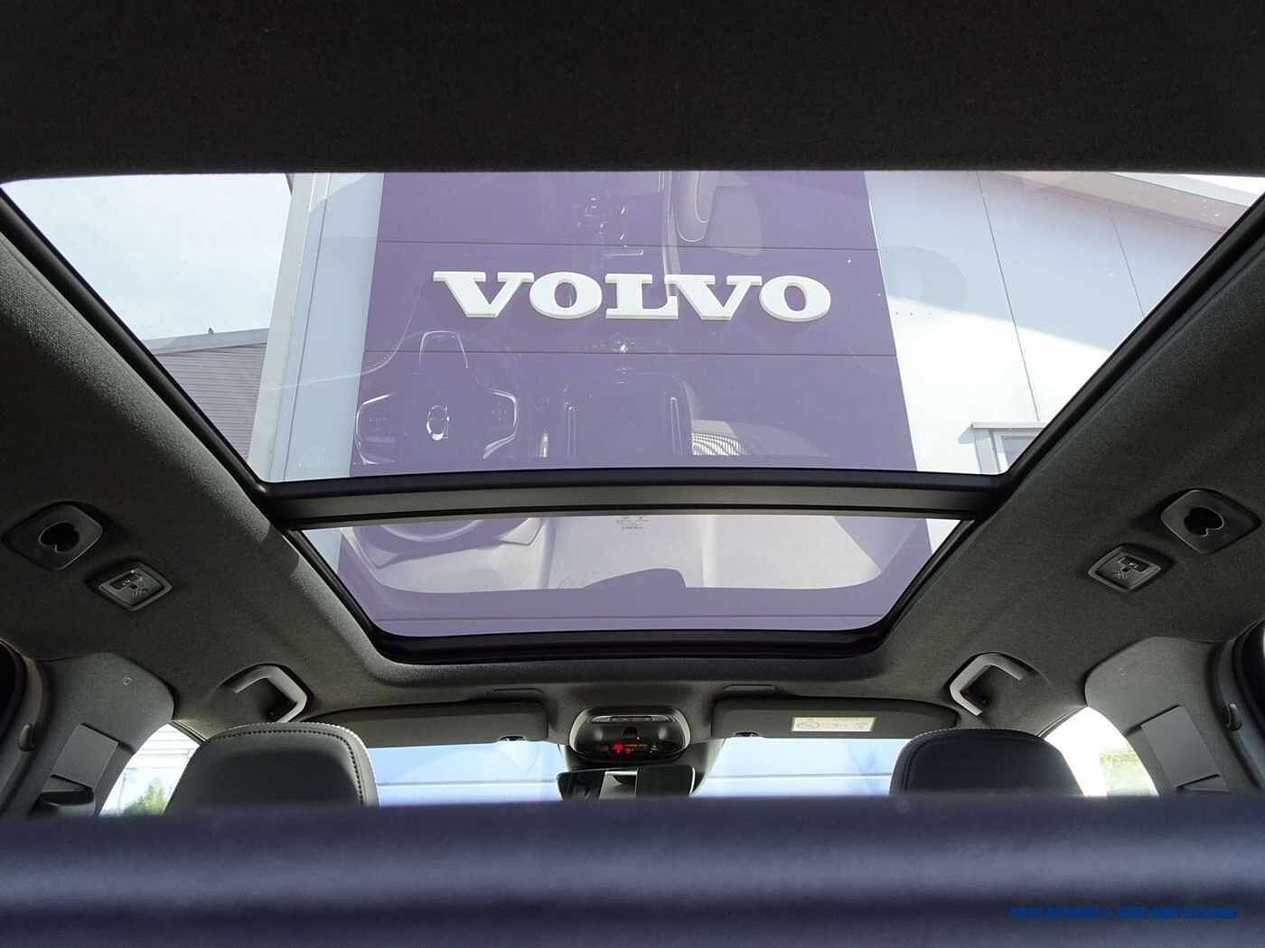 Volvo  D4 AWD Geartronic R-Design