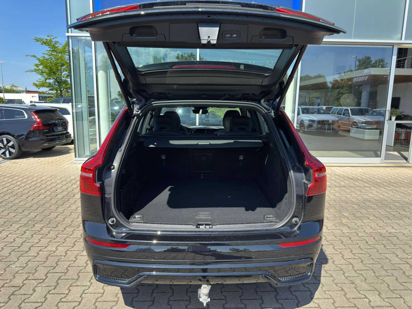 Volvo  T6 R-Design Recharge AWD