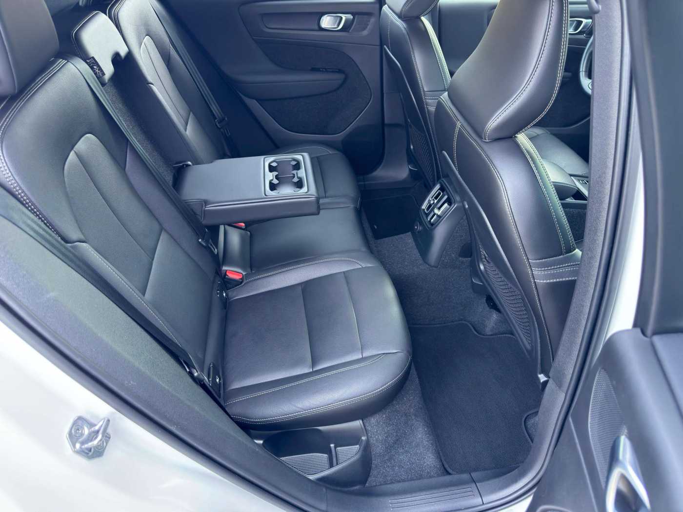 Volvo  T5 Recharge R-Design Expression PHEV 2WD