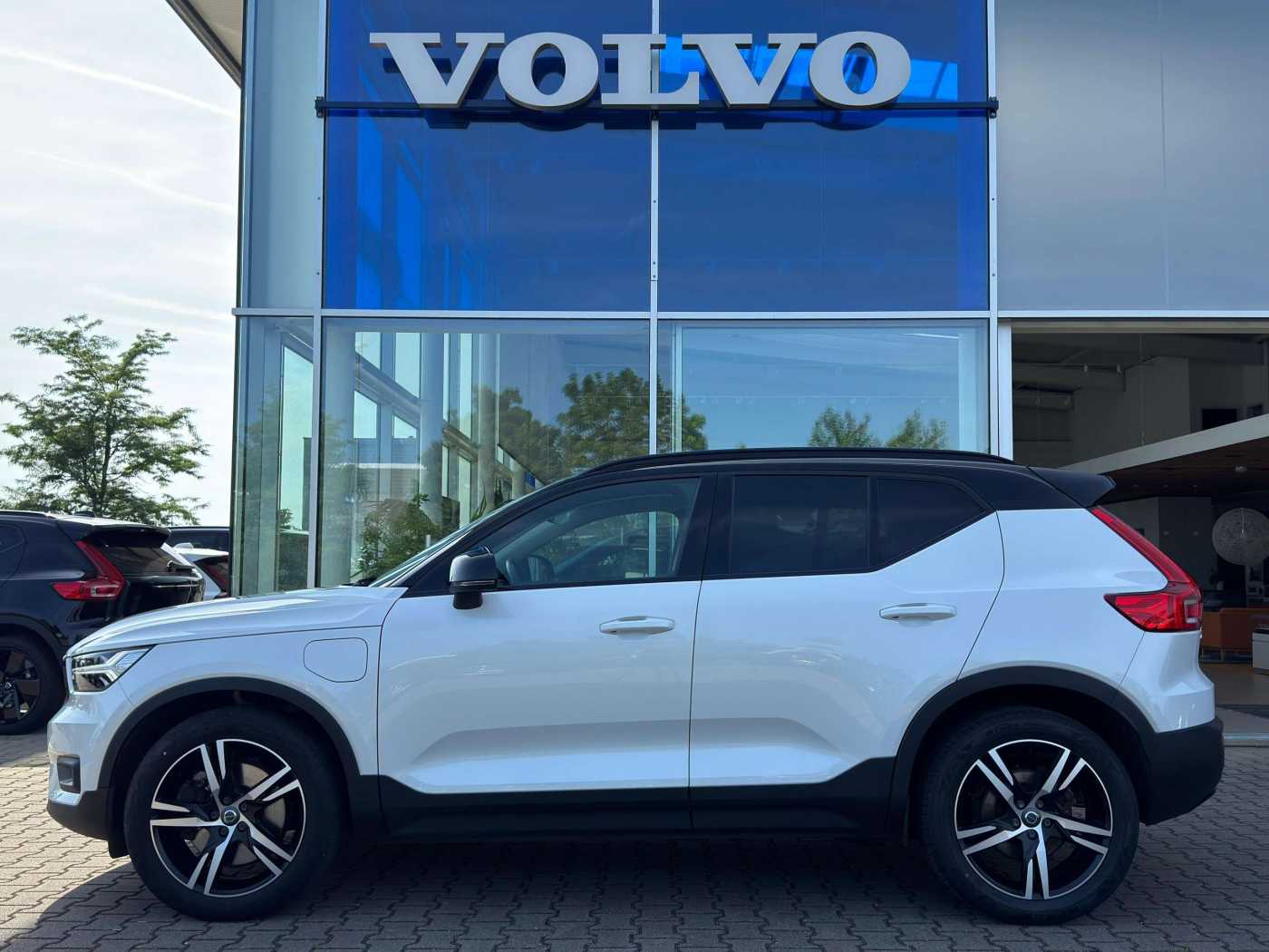 Volvo  T5 Recharge R-Design Expression PHEV 2WD