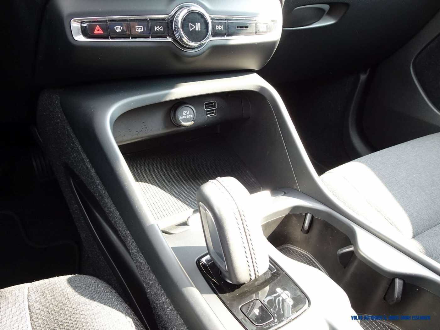 Volvo  T3 Geartronic Momentum