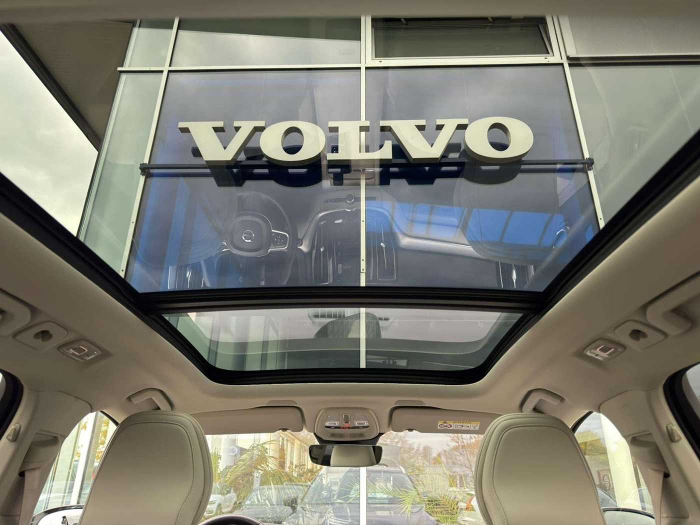 Volvo  T6 AWD Core