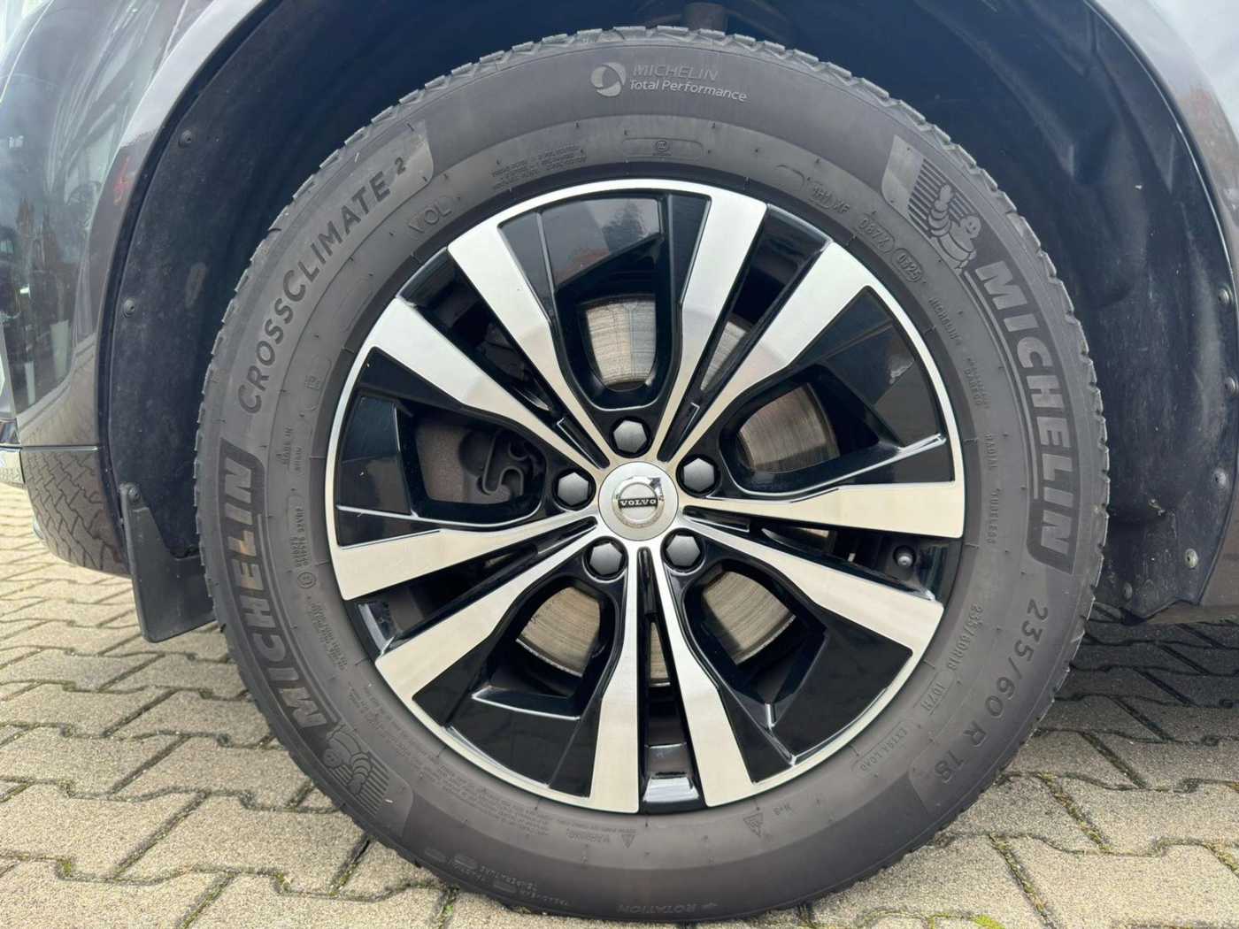 Volvo  T6 AWD Core