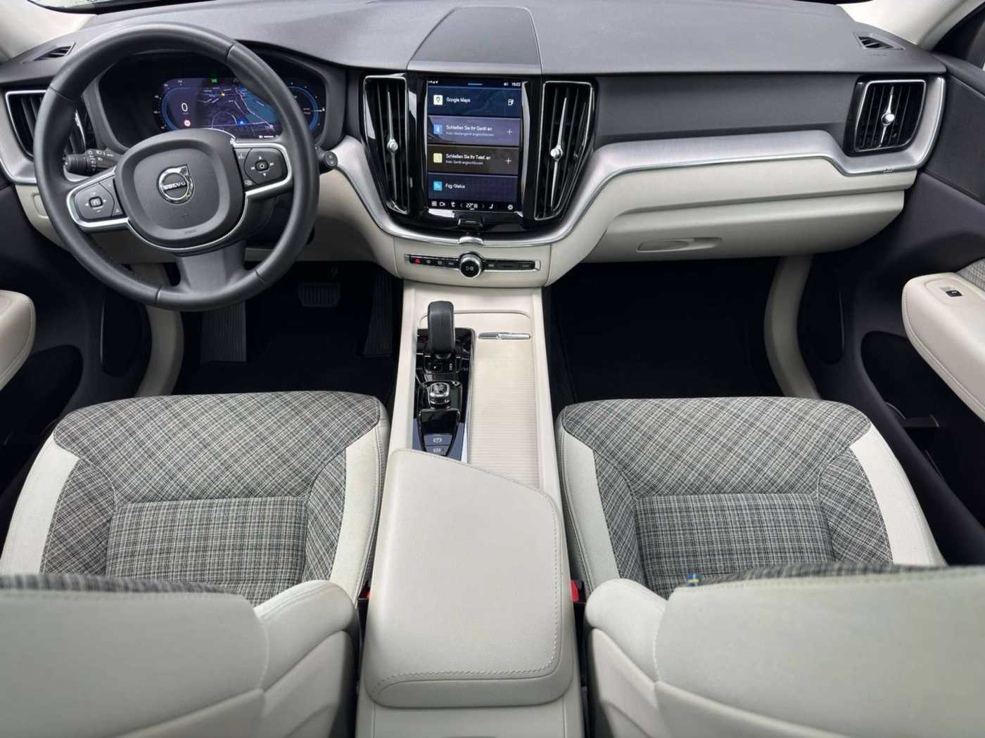 Volvo  T6 AWD Core