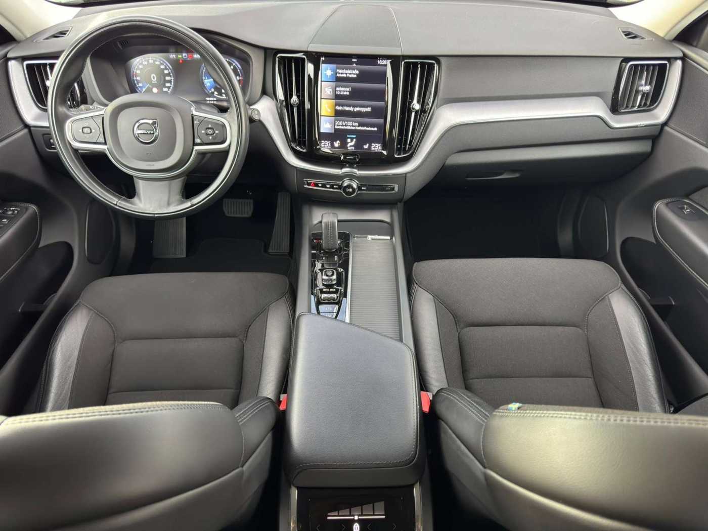 Volvo  D4 Momentum Pro AWD