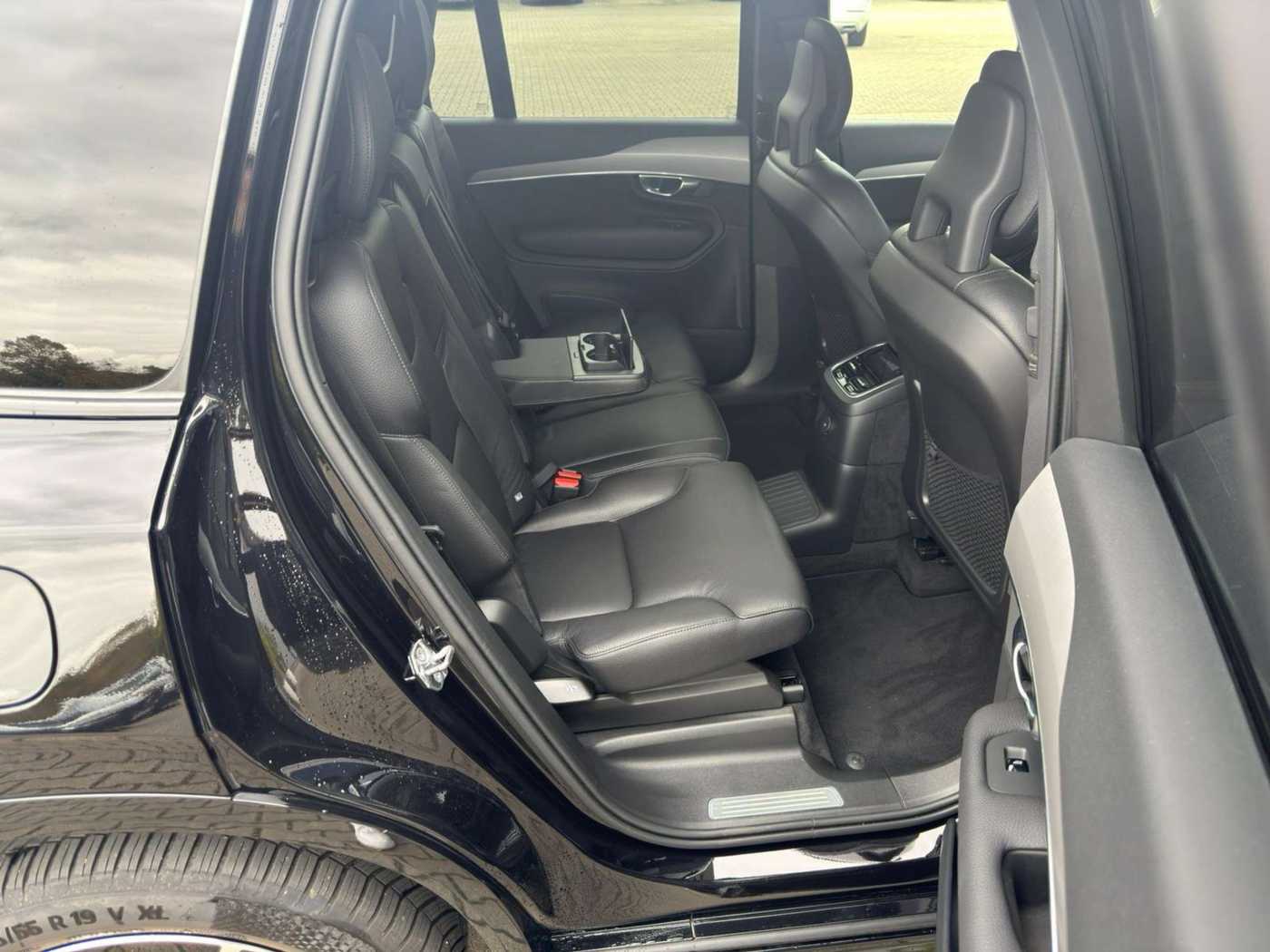 Volvo  T8 R-Design Expression AWD