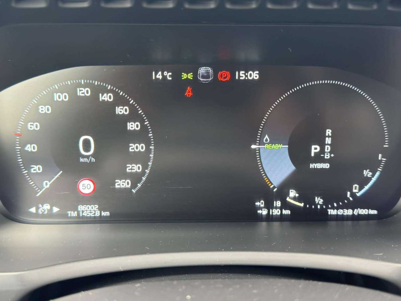 Volvo  T8 R-Design Expression AWD