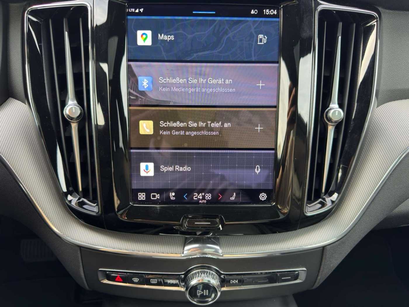 Volvo  B4d Plus Dark AWD