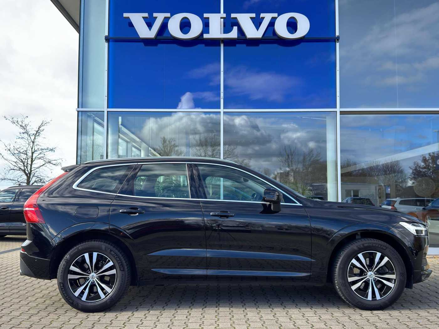 Volvo B4b Momentum Pro