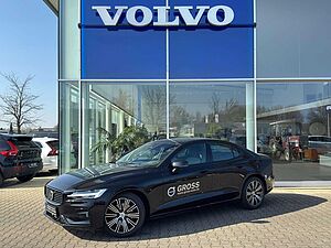 Volvo  B4 Plus Dark
