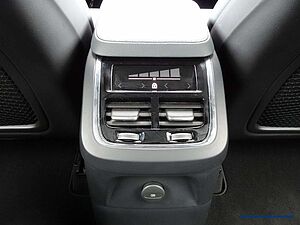 Volvo  T8 AWD Recharge Geartronic R-Design Expression