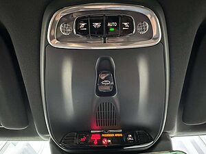 Volvo  B4 Momentum Pro FWD