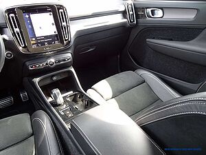 Volvo  D4 AWD Geartronic R-Design