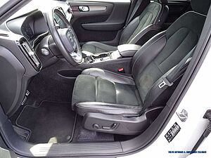 Volvo  D4 AWD Geartronic R-Design