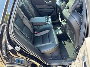 Volvo  T6 R-Design Recharge AWD