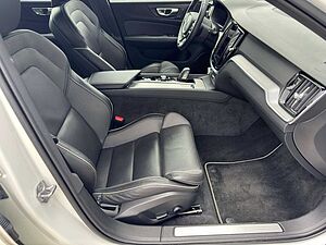 Volvo  B4 R-Design