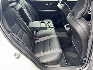 Volvo  B4 R-Design
