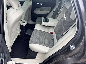 Volvo  T6 AWD Core