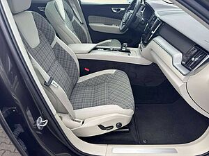 Volvo  T6 AWD Core