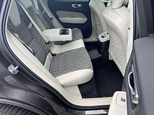 Volvo  T6 AWD Core