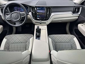 Volvo  T6 AWD Core