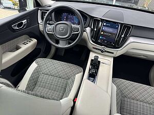 Volvo  T6 AWD Core