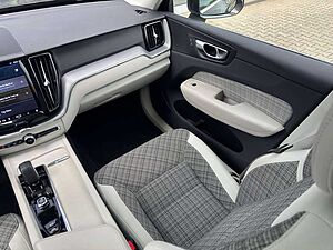 Volvo  T6 AWD Core