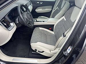 Volvo  T6 AWD Core