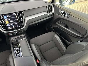 Volvo  D4 Momentum Pro AWD