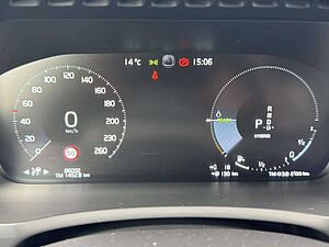 Volvo  T8 R-Design Expression AWD