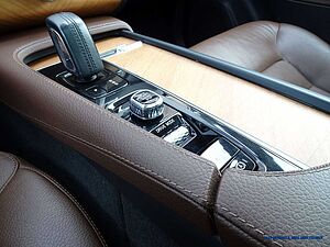 Volvo  B5 AWD Geartronic Momentum Pro