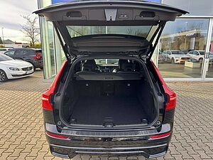 Volvo  B4d Plus Dark AWD