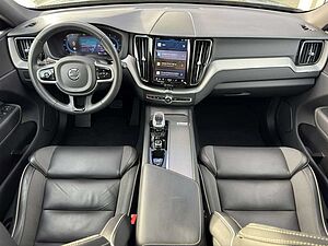 Volvo  B4d Plus Dark AWD