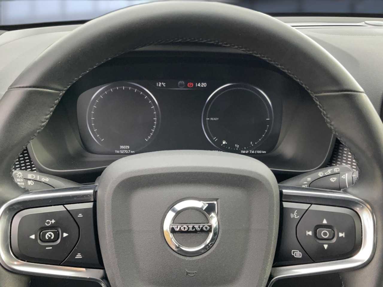 Volvo  XC40