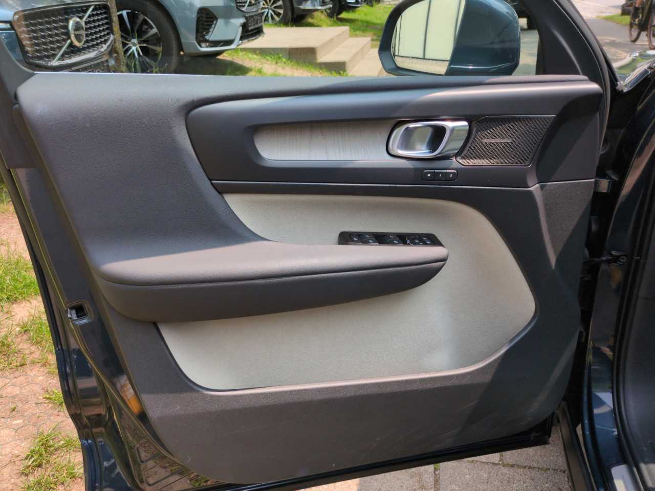 Volvo  XC40