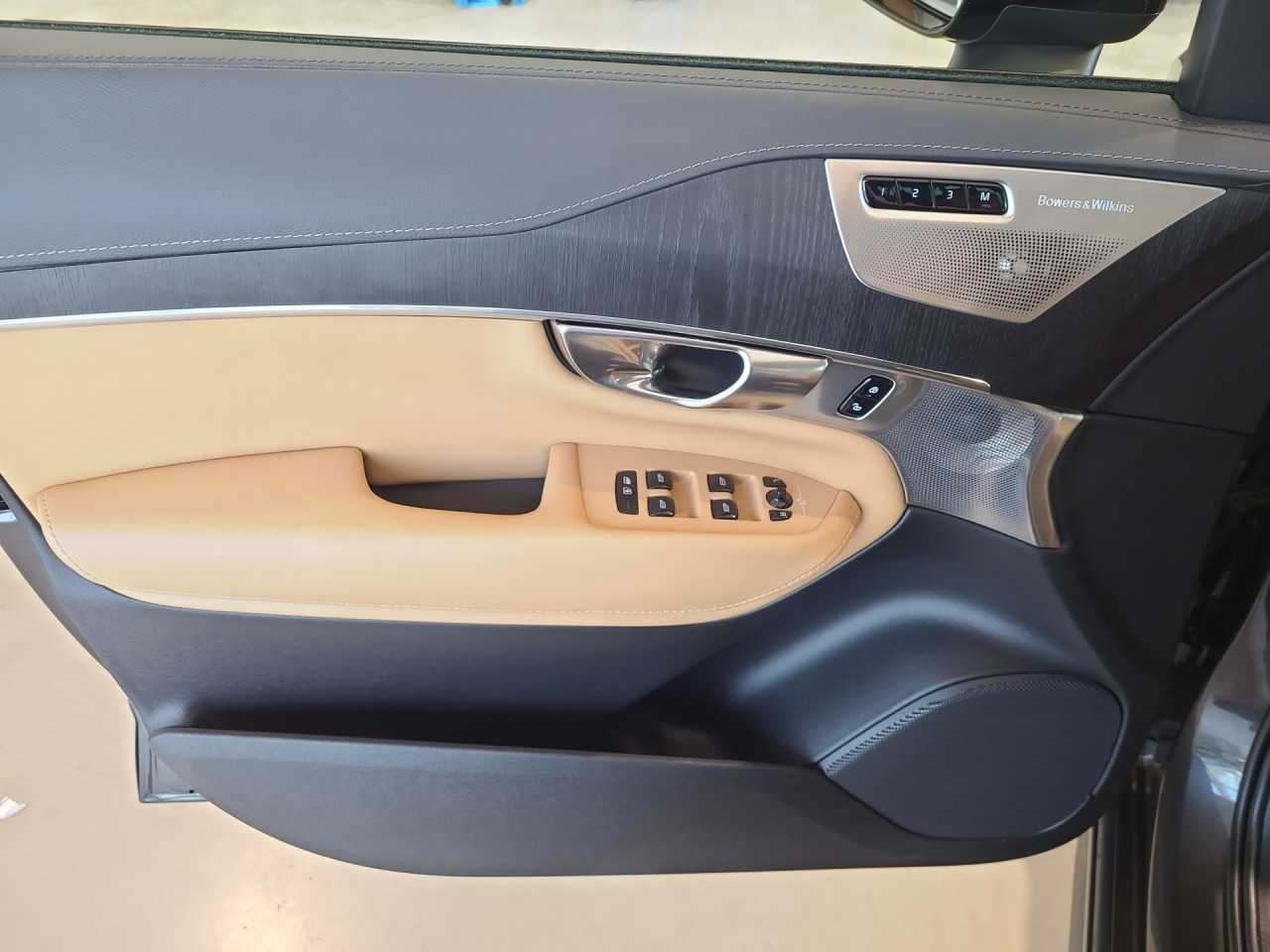 Volvo  XC90
