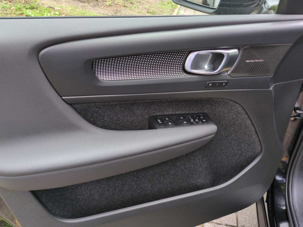 Volvo  XC40