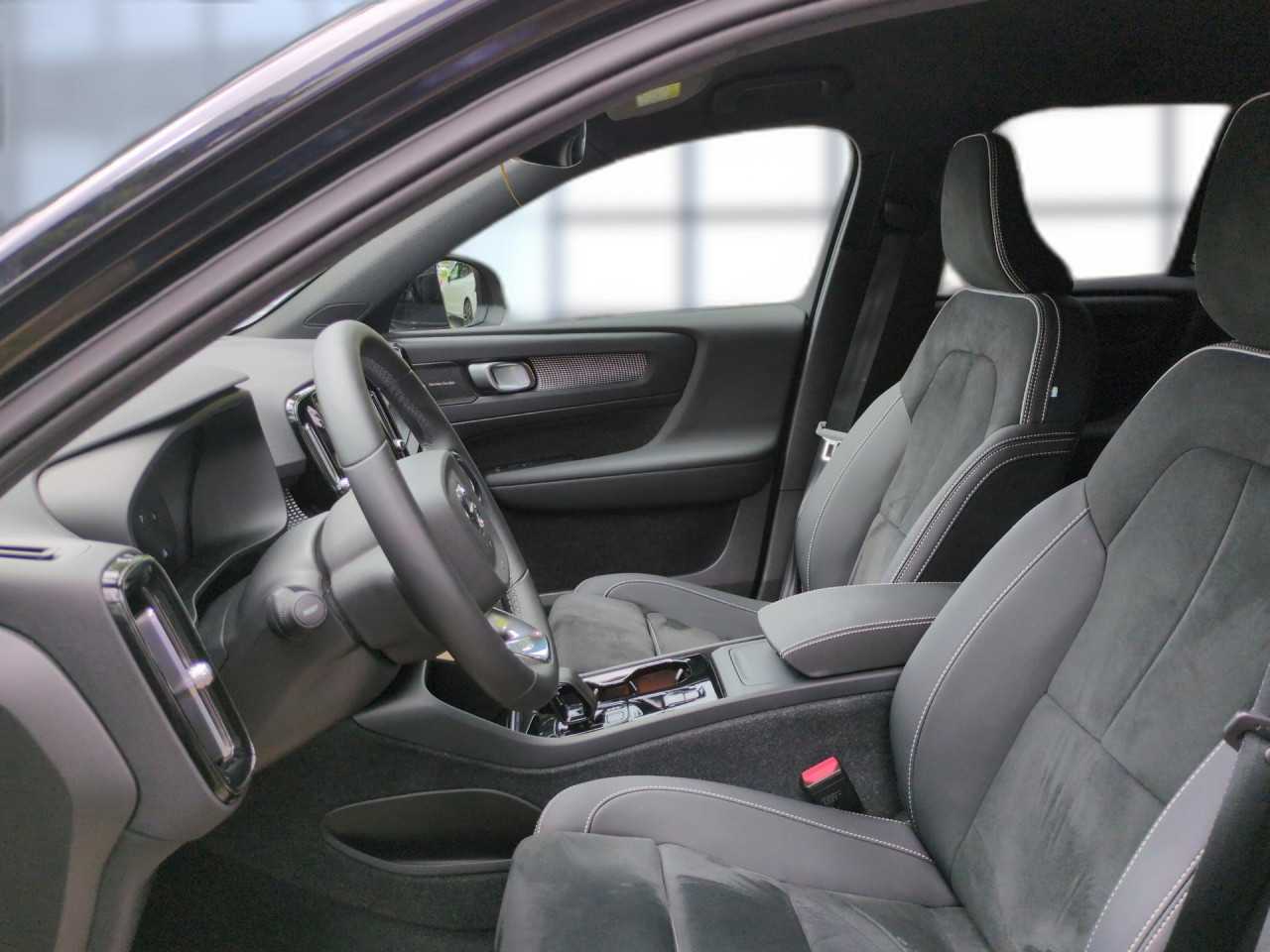 Volvo  XC40