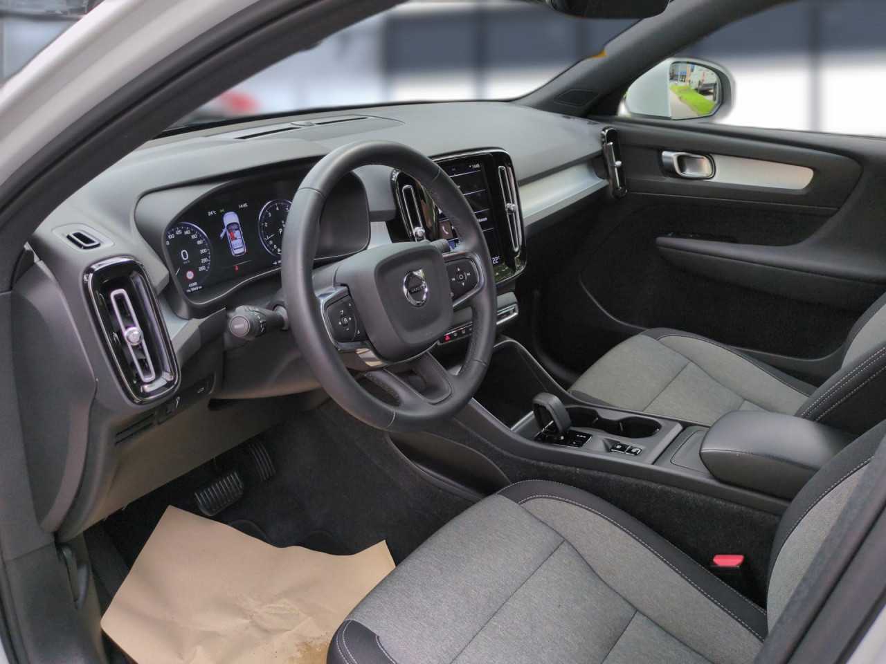 Volvo  XC40