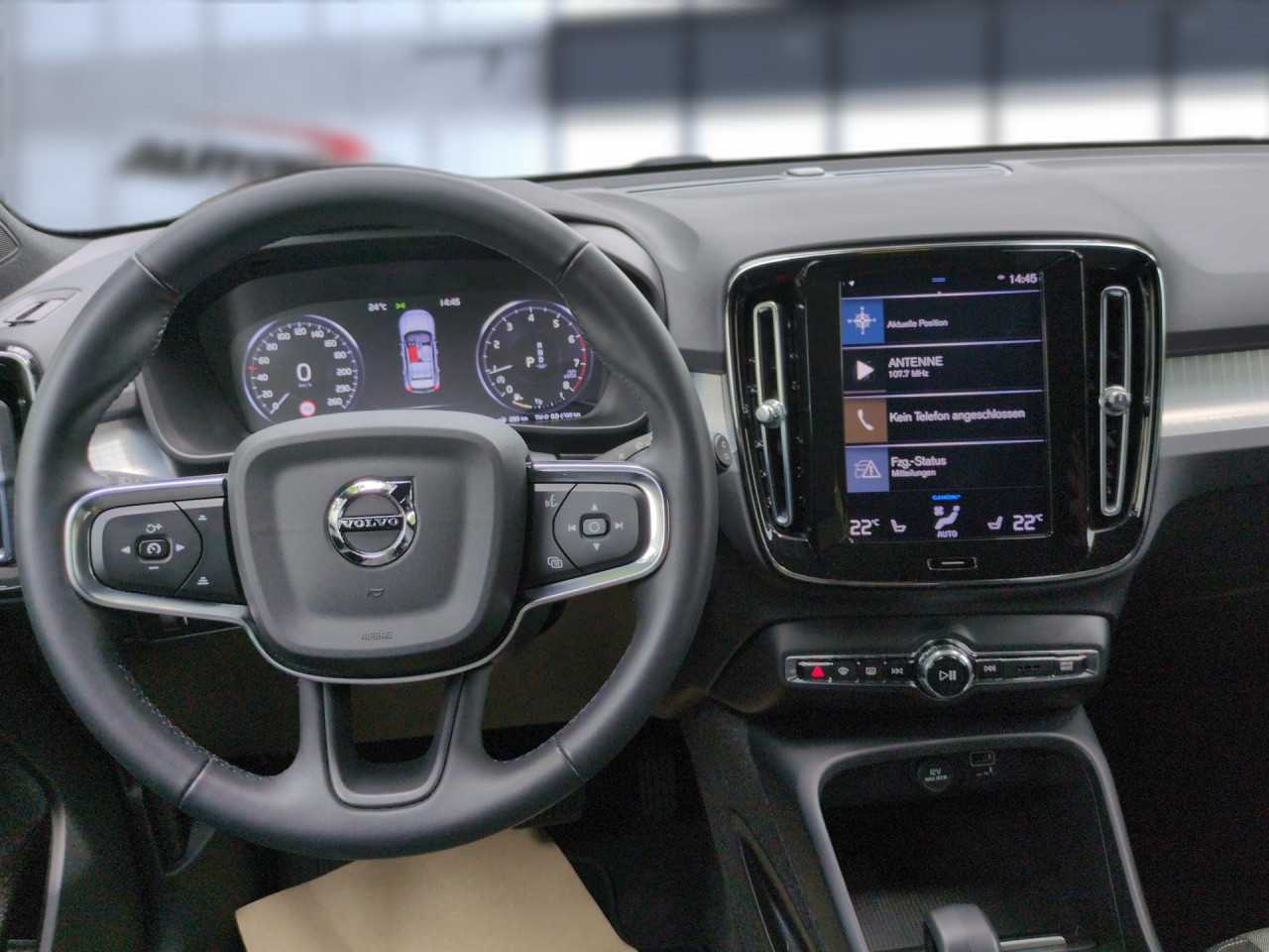 Volvo  XC40