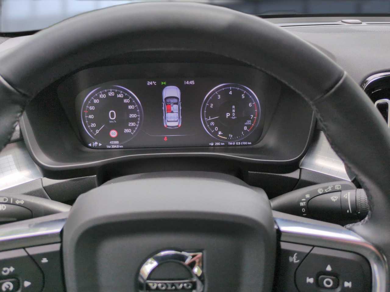 Volvo  XC40