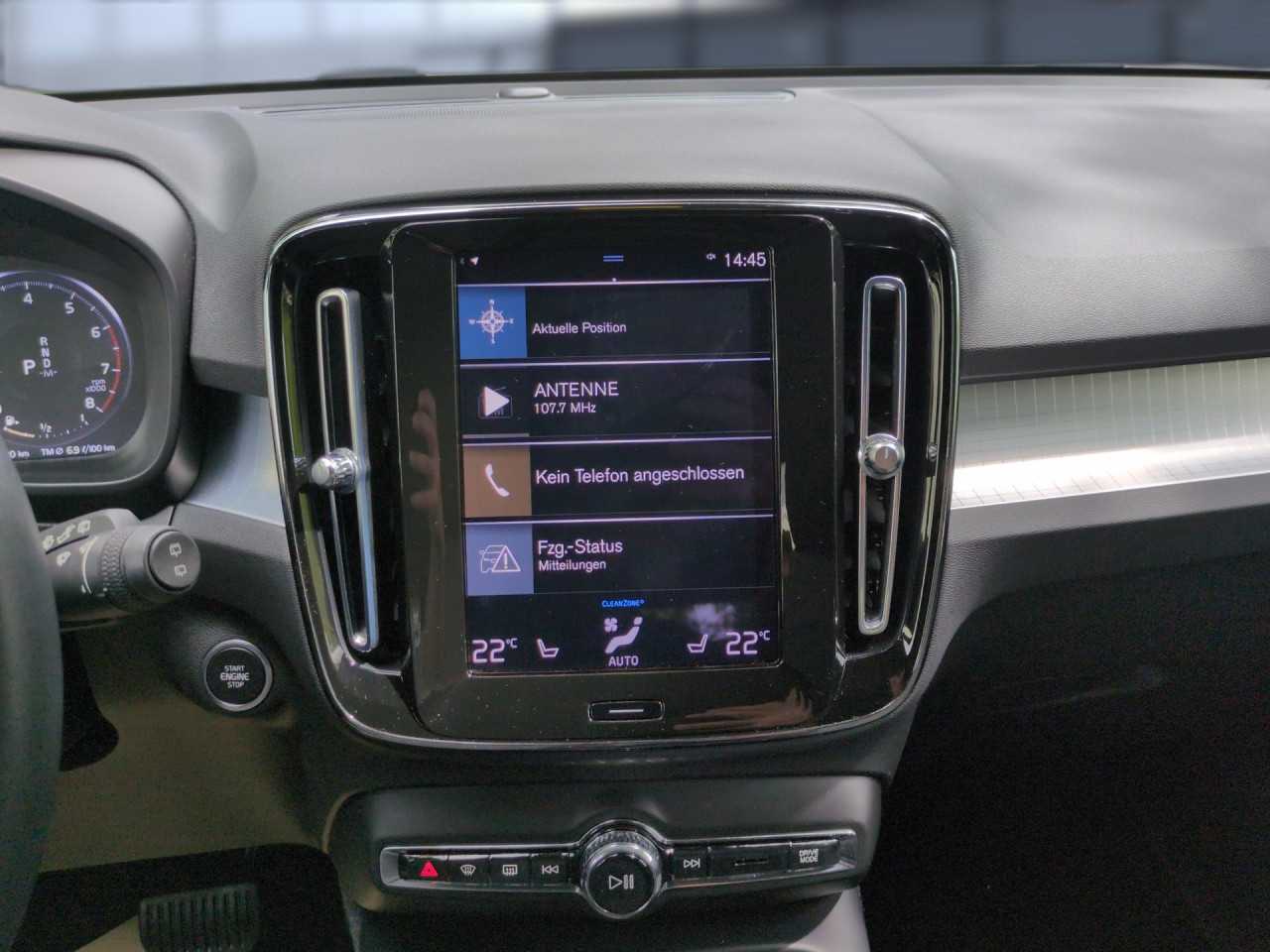 Volvo  XC40