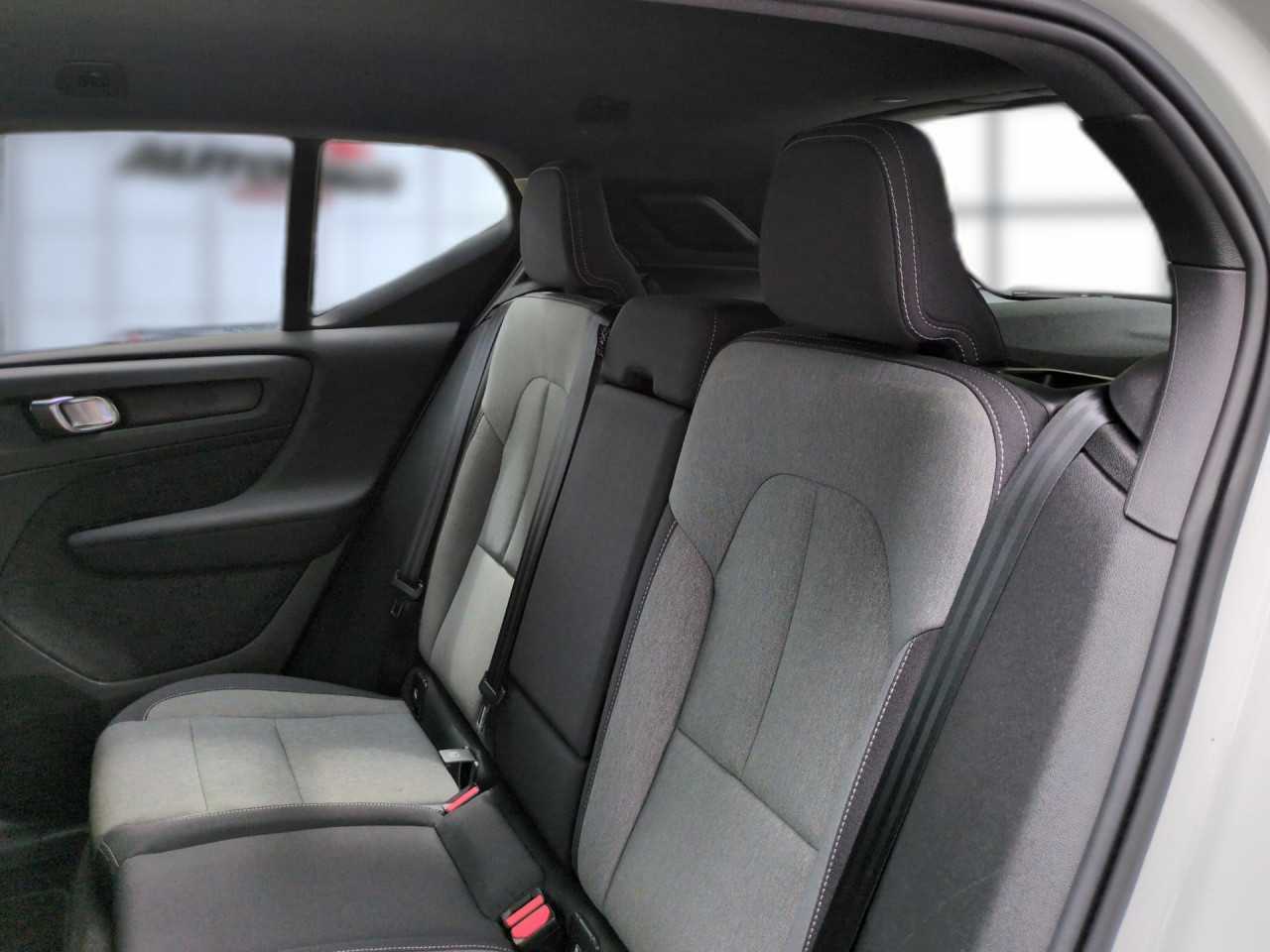 Volvo  XC40