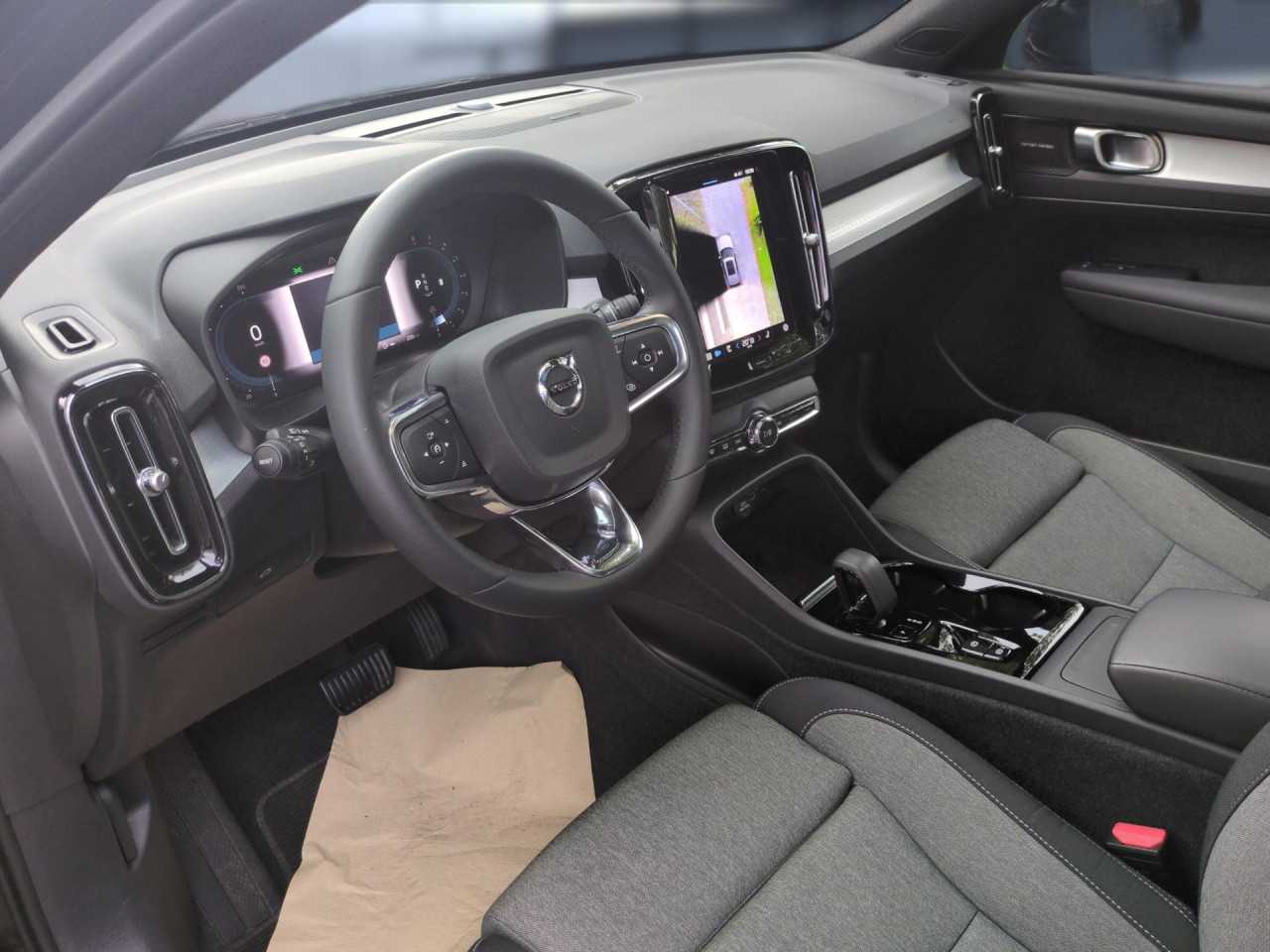 Volvo  XC40