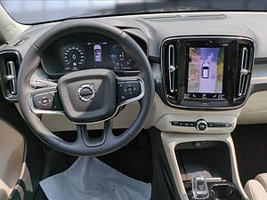 Volvo  XC40